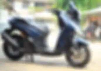 Modal Pelek Lebar dan Monosok, Motor Yamaha Lexi Langsung Selfie Bareng Hotman Paris