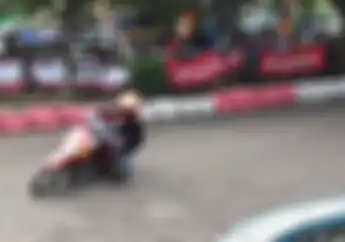Rangkul Liaran, Event Gebyar 'Loloskan' Joki Gak Pakai Racing Suit 