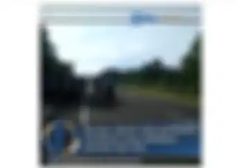 Video Truk Belagu Zig-zag, Malah Hilang Kendali Sampai Tabrak Motor