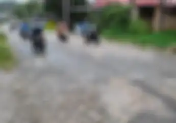 Video Jalan Rusak, Pemotor Harus Waspada, Pemerintah Diminta Bertindak