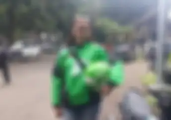 Mau Dibonceng Cewek Cakep? Ini Dia Wanita Cantik  Driver Ojek Online