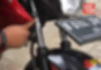 Bisa Celaka Membiarkan Sokbreker Depan Motor Bocor, Intip Video Tipsnya