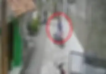 Detik-detik Maling Motor Kocar-kacir Setelah Kepergok Pemilik Motor, Simak Videonya