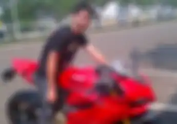 Bukan Cuma Hobi Moge, Pebulutangkis Nasional Kevin Sanjaya Juga Fans Berat Valentino Rossi