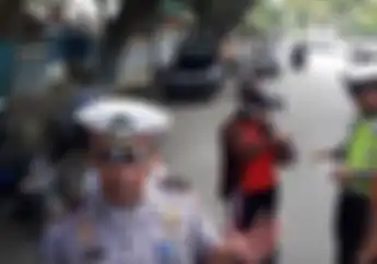 Emang Cuma Ujian Nasional Doang,  Sekarang Ujian SIM Wajib Ikut Bimbel