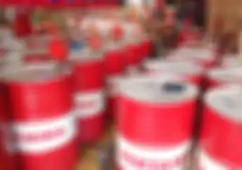 Wow! Oli Curah Tapi Asli, Harganya Pun Lebih Murah Dari Yang Kemasan