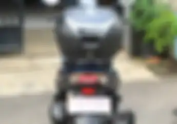 Solusi Bagasi Terbatas, Ini Cara Pasang Box Buat Motor Yamaha Lexi