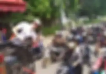 Gak Ada Capeknya, Marc Marquez Udah Keliling Kota Bandung Naik Bandros