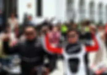 Bikin Bandung Gempar, Intip Foto Narsis Marc Marquez Bareng Ridwan Kamil, Sempat Joget dan Main Angklung