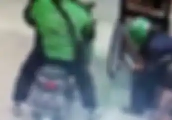Video Oknum Driver Ojol Berkomplot dengan Penumpang, Tabung Gas Tukang Batagor Dicuri