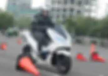 Gak Bakal Nyangka, Biaya Swap Baterai Honda PCX Electric, Seperempat Jam Saja