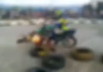 Ngilu, Video Pembalap Motor Yamaha RX-King Terkapar Setelah Terlindas