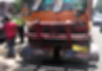 Area Cikokol Mendadak Macet, Driver Ojol Meninggal Terlindas Truk, Darah Berceceran di Aspal