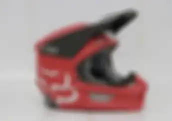 Keren! Teknologi Terbaru Helm Fox V1, Pas Jatuh Visor Lepas Sendiri