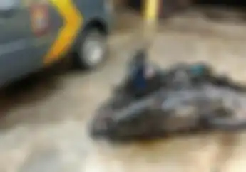 Ngeri! Honda Vario Hancur Terlipat Dua Hajar Daihatsu Terios, Korban Langsung Terkapar