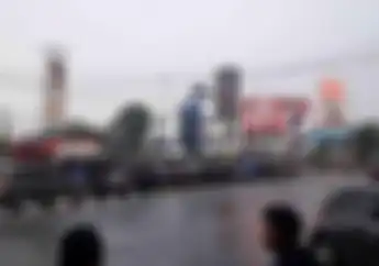 Saking Lamanya Lampu Merah, Pemotor Bisa Pasang Standar dan Matikan Mesin