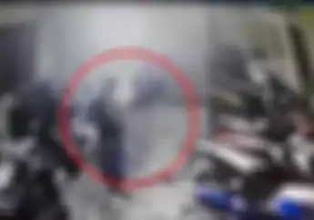 Kasihan, Lagi Bersihkan Sampah Motor Petugas UPK Badan Air Digondol Maling, Aksi Pelaku Terekam  CCTV