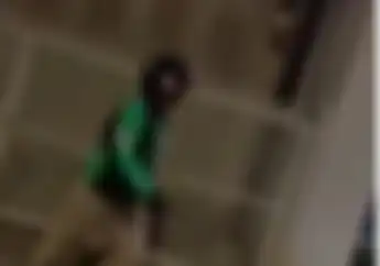 Viral, Video Aksi Keren Driver Ojol untuk Cegah Rumah Kebakaran
