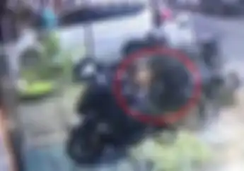 Video Detik-detik Bagasi Yamaha TMAX Punya Bule Dibobol Maling, Langsung Dikejar!