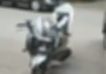 Ngeri, Video Kawasaki Ninja 150 RR Hancur Tabrakan Lawan Mobil