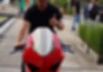 Ini Pemilik Pertama Ducati Panigale V4 Rp 1,2 M di Indonesia! Belum Sampe Langsung Dimodif 