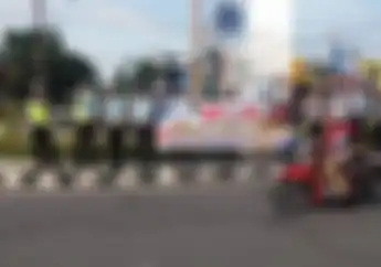 Jangan Sampai Keluar Duit Rp 750 Ribu, Polisi Makin Gencar Sosialisasi Pemotor Dilarang Merokok