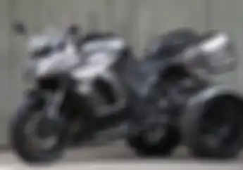 Cangkok Pelek Honda Jazz, Moge Kawasaki Ninja 1000 Disulap Jadi Tiga Roda