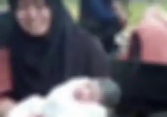 Gak Cuma Dibenci Biker, Polisi Tidur Bikin Ibu Hamil Melahirkan di Ambulans