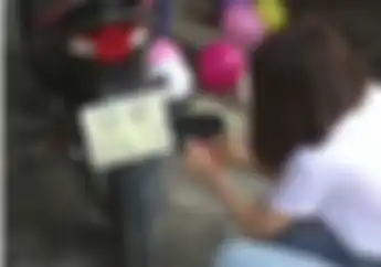Video Kocak, Wanita Ini Ungkap Fungsi Lain Knalpot Motor Standar, Bikin Gemes