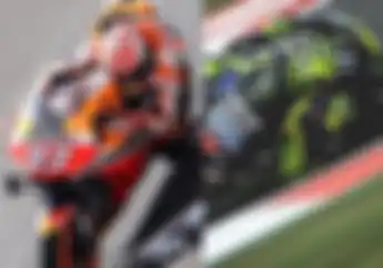 Identik Mesin 4 Silinder, Apa Bedanya Motor Marc Marquez dan Valentino Rossi?