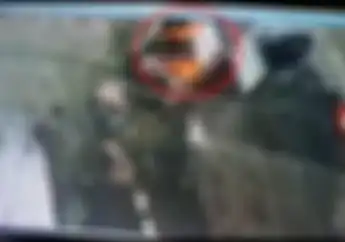 Video Detik-detik Dua Petugas PPSU Ditabrak Toyota Avanza, Motor dan Orangnya Sampai Terbang