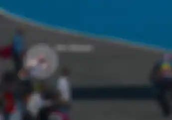 Waduh, Kenapa Nih Video Marc Marquez Kasih Kode Sama Adiknya Saat Start Dari Pit