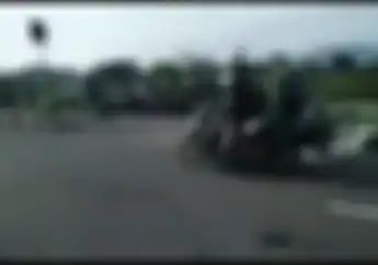 Ngilu, Video Detik-detik Kecelakaan Diduga Saat Ramadhan Race, Pemotor Langsung Mental