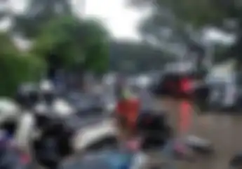 Belasan Motor Terendam Banjir di Tangerang Selatan Akibat Hujan Deras
