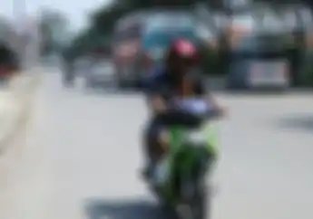 Nekatnya Pemotor Jalan Raya Bandung-Garut, Dari Lawan Arah Sampai Tidak Pakai Helm