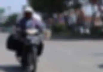 Gokil! Ngelawan Arah Jadi Tradisi, Pemotor Ditegor Malah Balik Ngamuk