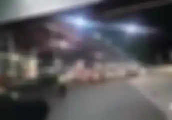 Video Ratusan Anggota Geng Motor Kembali Berulah, Dilarang Lewat, Petugas Tol Sampai Dihajar