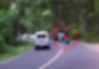 Ngilu, Video Detik-detik Motor Kawasaki Ninja 150R Hilang Kendali Nyaris Diseruduk Konvoi Mobil