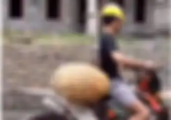 Video Detik-detik Motor Trail Dipakai Buat Angkut Hasil Panen, Ternyata Jago Freestyler