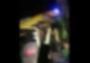 Menghindar Balap Liar Truk Tabrakan Beruntun Kabin Rusak Parah