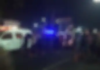 Warga Ngamuk Hancurkan Bus Usai Tabrak Pemotor, Sang Istri Tutup Usia