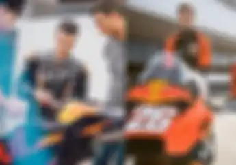 Video Dani Pedrosa Geber Motor MotoGP KTM, Suara Mesin V4-nya Sadis!
