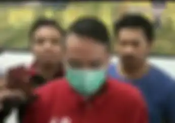 Pakai Baju Tahanan dan Masker, Sopir BMW Koboi Jalanan yang Tenteng Senjata Api Akhirnya Minta Maaf