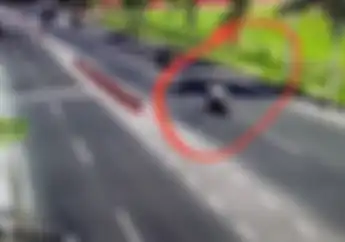 Video Detik-detik Motor Melesat Secepat Kilat  di Tengah Kemacetan, Uang BUMDES Rp 75 Juta Raib