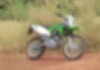 Kenapa Kawasaki KLX230 Pakai Transmisi Enam Percepatan, Tidak Lima Seperti KLX150?
