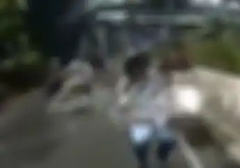 Mencekam, Video Penangkapan Jambret Hp Yang Kabur Meninggalkan Motornya
