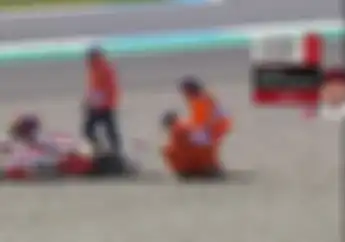 Video Detik-detik Pembalap Indonesia Dimas Ekky Pratama Crash di FP1 Moto2 Belanda 2019