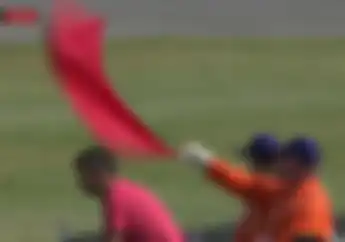 Ternyata Hari Ini Tanggal Merah, Warna Sama Tapi di MotoGP Beda, Nih Arti dan Fungsi Bendera Merah