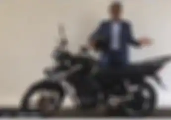Video Gubernur Ridwan Kamil Naik Motor Listrik, Dicharge Satu Jam Bisa Dipakai Puluhan Kilometer