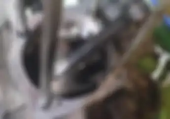 Kepingin Setang Piston Motor Berumur Panjang? Hindari Kebiasaan Sepele Ini
